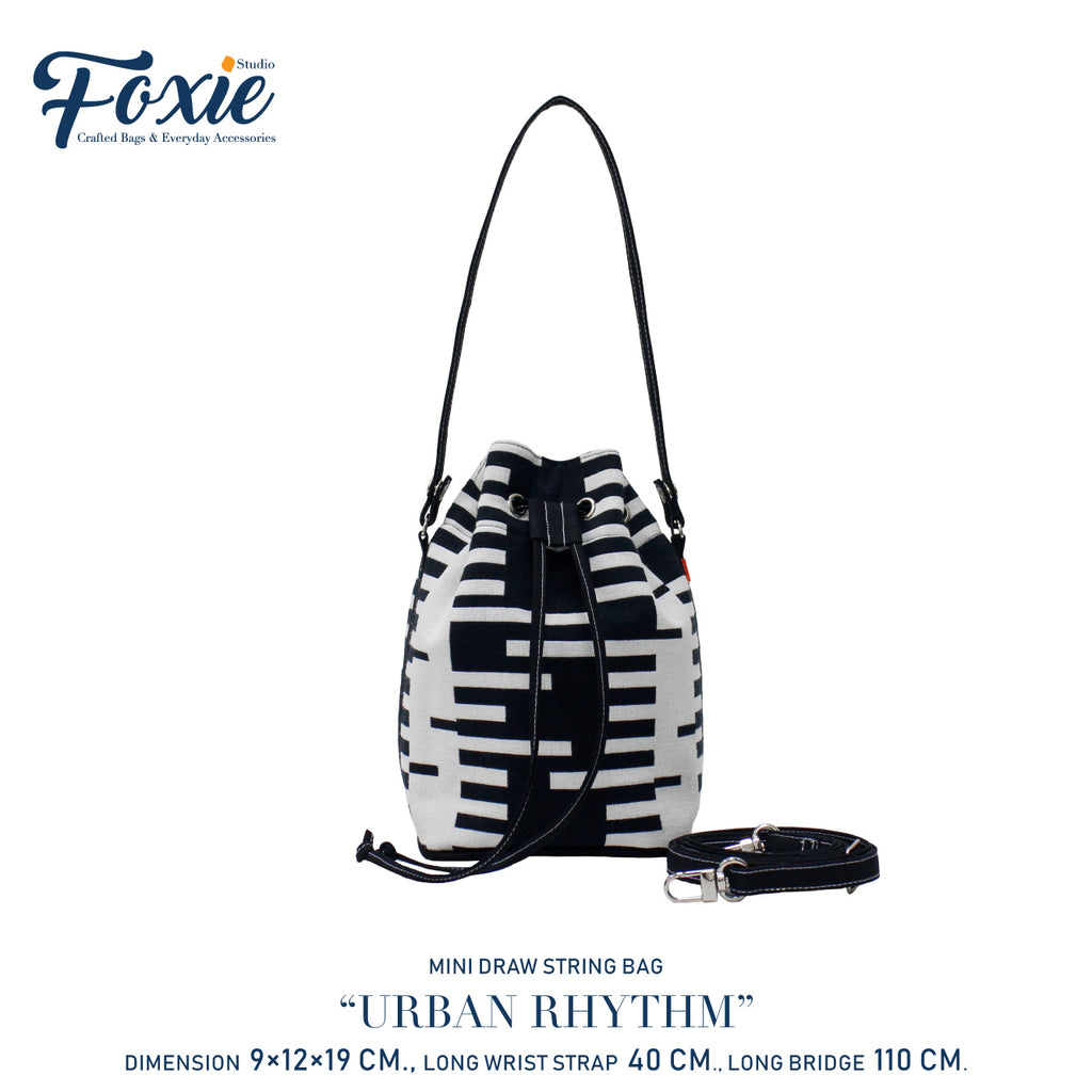 Mini Drawstring Bag : Mono Graphic - Black/White