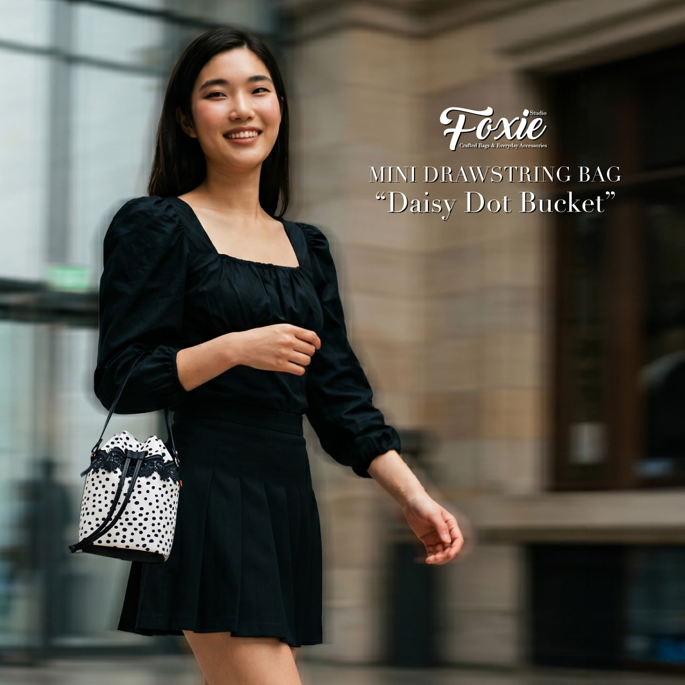 Mini Drawstring Bag : Daisy Polka Dot-Black/White